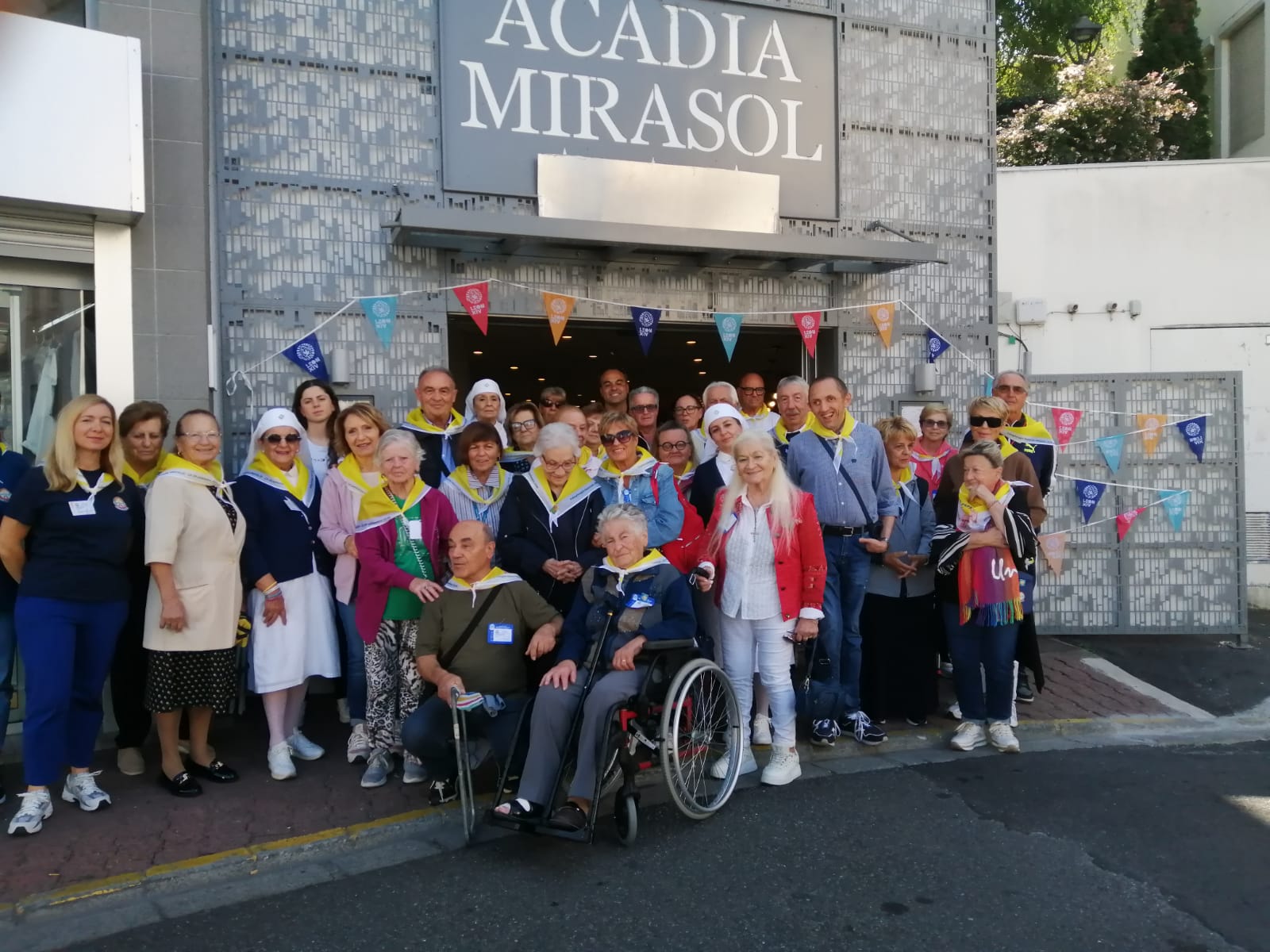 Il gruppo Unitalsi Recanati riunito a Lourdes